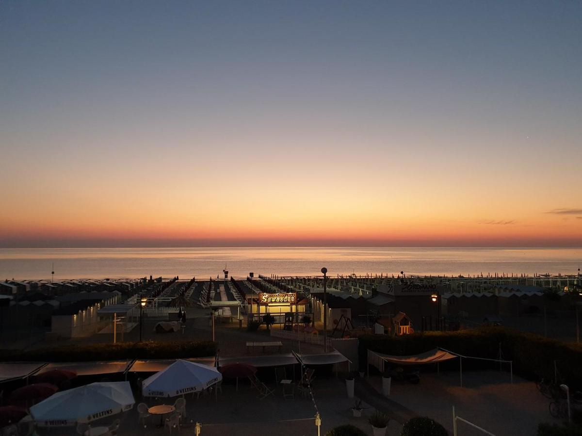 ריצ'יונה Hotel Soraya - Spiaggia Sawasdee מראה חיצוני תמונה