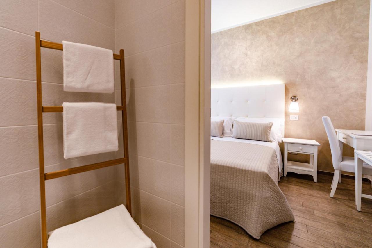 ריצ'יונה Hotel Soraya - Spiaggia Sawasdee מראה חיצוני תמונה