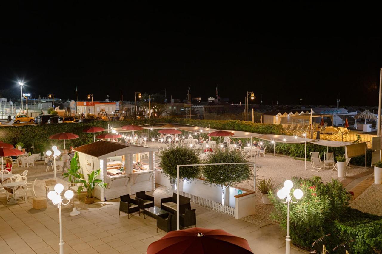 ריצ'יונה Hotel Soraya - Spiaggia Sawasdee מראה חיצוני תמונה