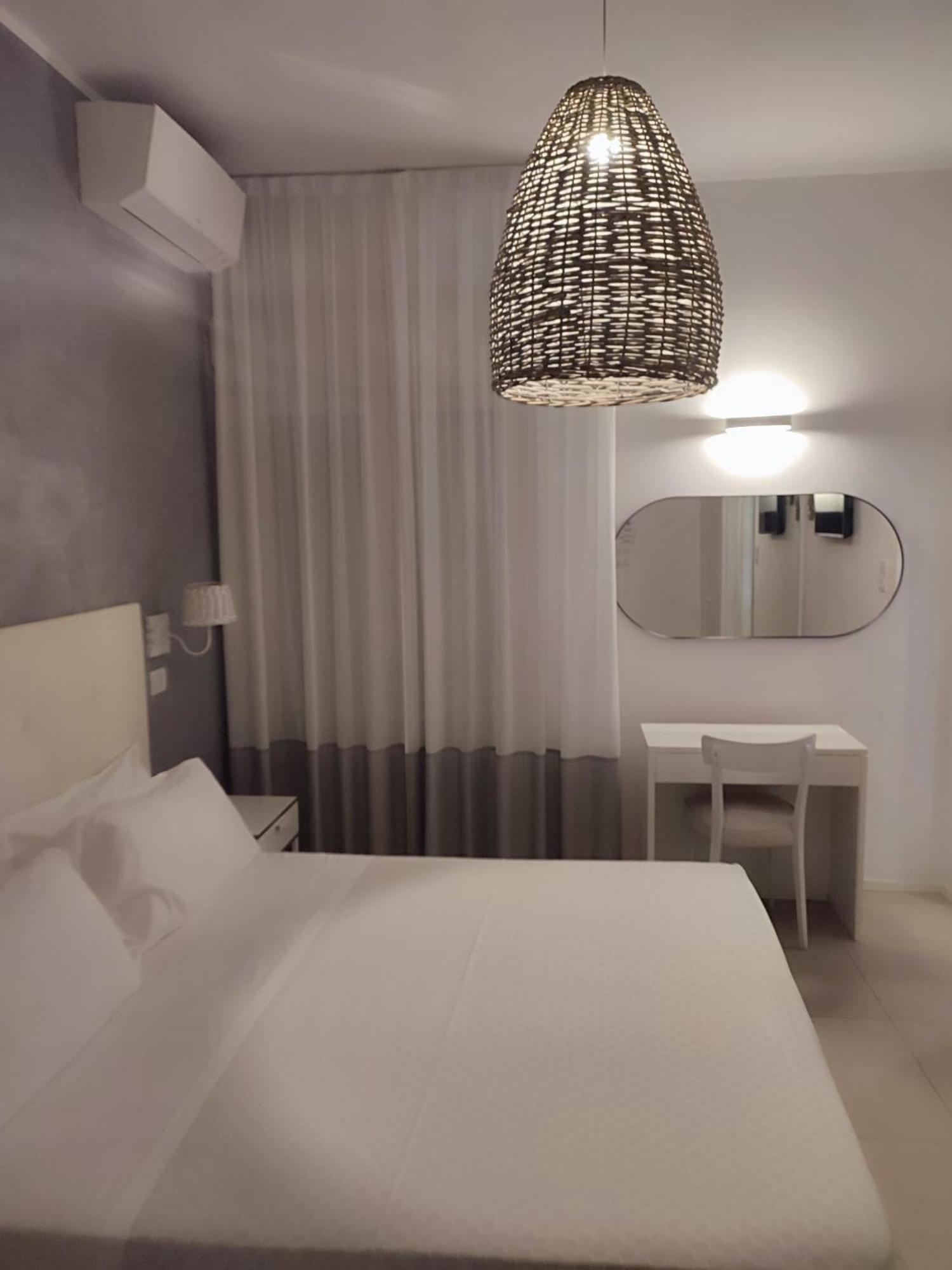 ריצ'יונה Hotel Soraya - Spiaggia Sawasdee מראה חיצוני תמונה