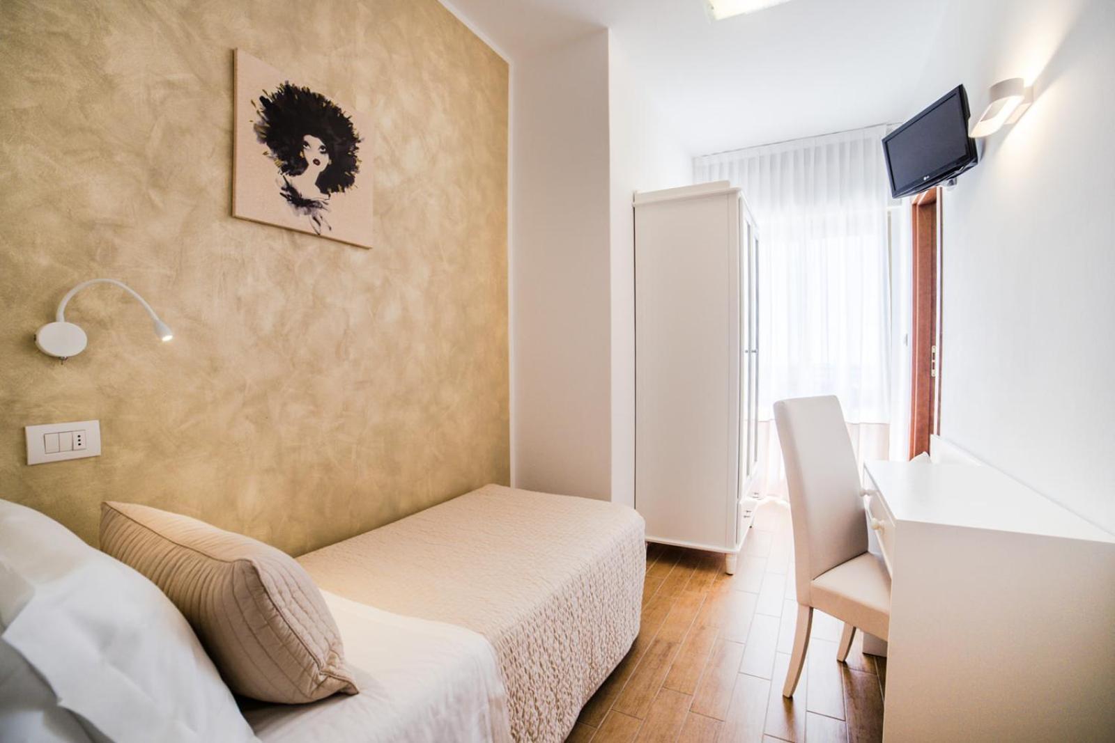 ריצ'יונה Hotel Soraya - Spiaggia Sawasdee מראה חיצוני תמונה