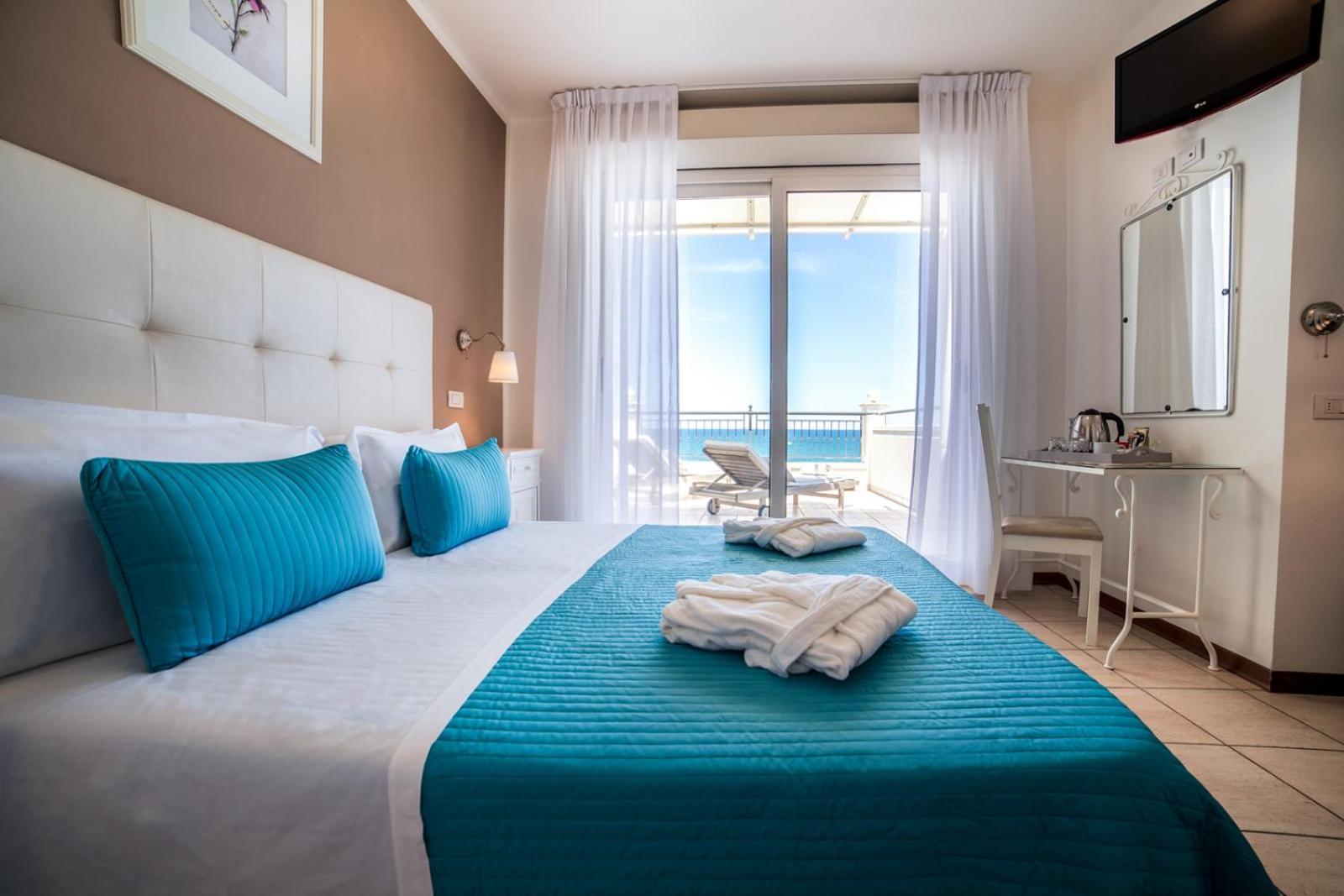 ריצ'יונה Hotel Soraya - Spiaggia Sawasdee מראה חיצוני תמונה