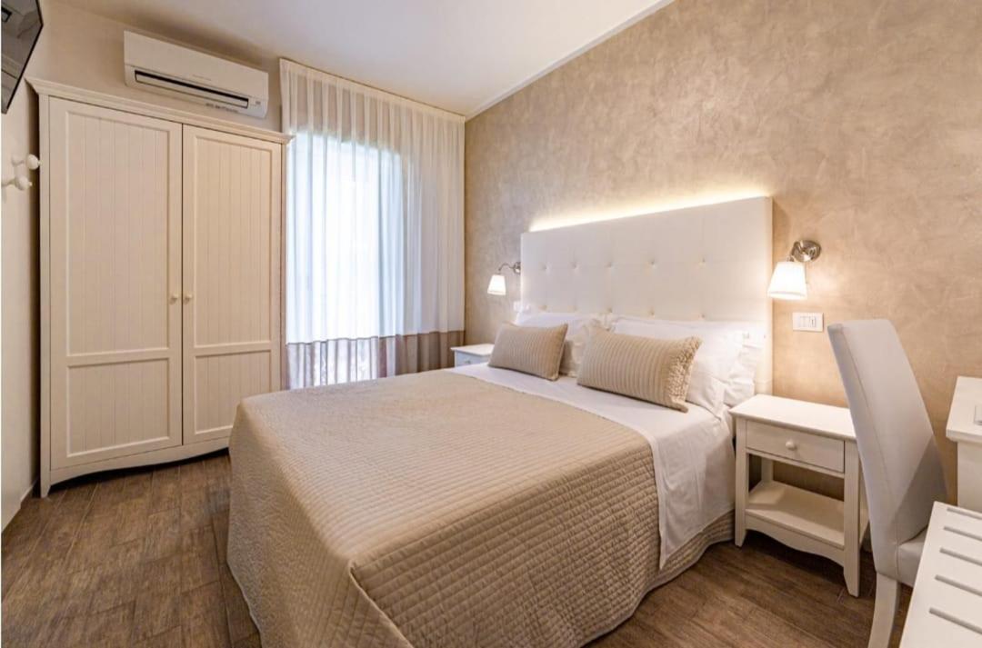 ריצ'יונה Hotel Soraya - Spiaggia Sawasdee מראה חיצוני תמונה