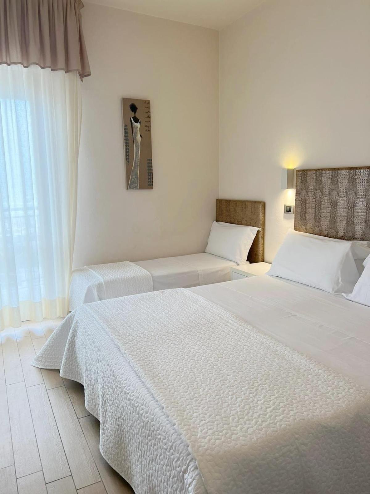 ריצ'יונה Hotel Soraya - Spiaggia Sawasdee מראה חיצוני תמונה
